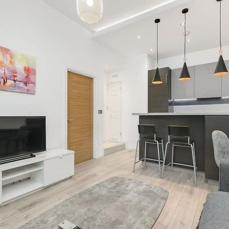 Modern 1 Bedroom Apartment In Central Woking Exteriér fotografie