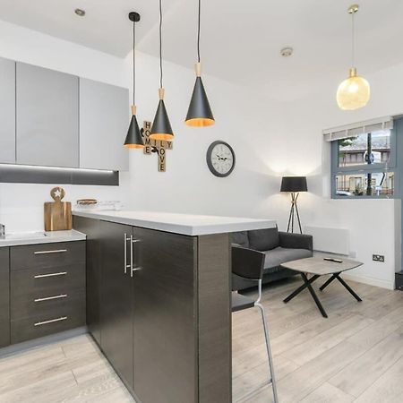 Modern 1 Bedroom Apartment In Central Woking Exteriér fotografie
