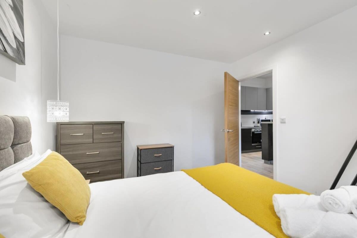 Modern 1 Bedroom Apartment In Central Woking Exteriér fotografie